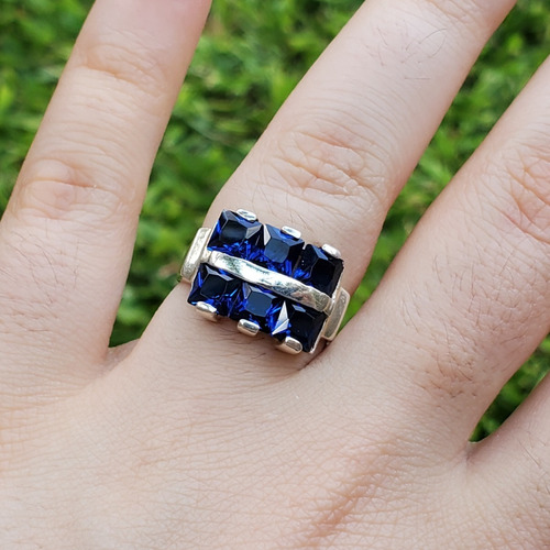 Imagen 2 de 10 de Anillo Plata Con 6 Piedras Cuadradas Azul