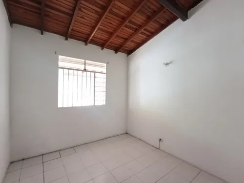 Casa En Arriendo En Prados Del Este. Cod A27003