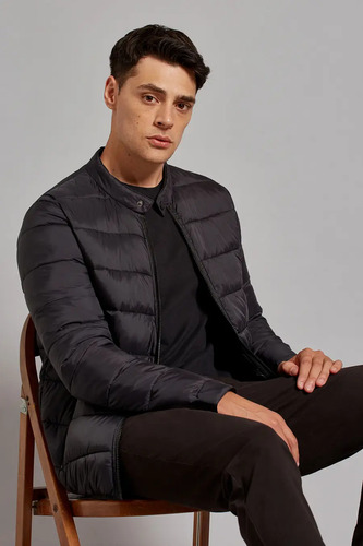 Campera Devré Nylon Inflada Negra Hombre 01d000145002