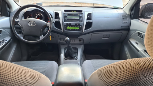 Toyota Hilux Srv 3.0 4x2 Mt