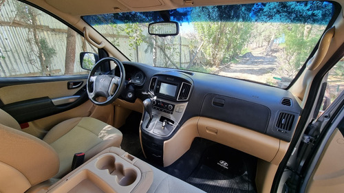 Imagen 2 de 15 de Hyundai H1 2.4 Premium 175cv At