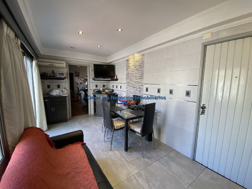 Venta Con Renta Casa 5 Dorm Brazo Oriental Y Local Empresa