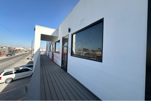 Renta Local Comercial De 28m2 En La Quintas Del Rey, Mexicali Bc