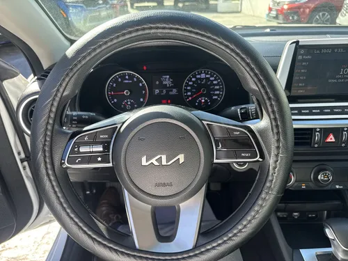 Kia Forte 4p LX L4/2.0 Aut