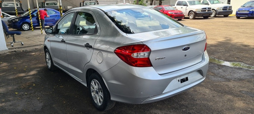 Imagen 6 de 15 de Ford Figo 2016 1.5 Energy Sedan Mt