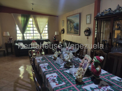 Bellísima Y Acogedora Casa En Venta Colinas De Carrizal, Altos Mirandinos 25-12196 Edf