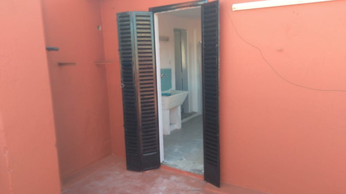 P.h. Tipo Casa 4 Ambientes Mas Dependencia, Floresta.