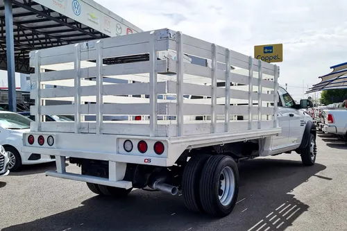 Dodge Ram 4500 Doble Cabina/caja Redilas 2016