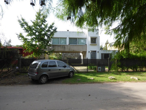 Imagen 3 de 24 de Casa En Venta En City Bell 472 E/ 136 Bis Y 137 Dacal Bienes Raices