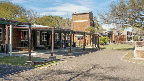 Edificio Comercial / Complejo Turístico En Venta Gualeguaychu