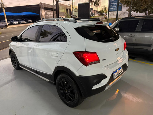 Chevrolet Onix 1.4 MPFI ACTIV 8V FLEX 4P AUTOMÁTICO