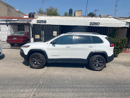 Imagen 2 de 10 de Jeep Cherokee 2015 3.2 Trailhawk Mt