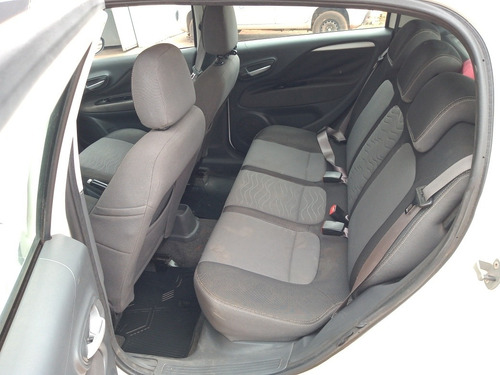 Imagem 6 de 8 de Fiat Punto 2013 1.6 16v Essence Flex 5p