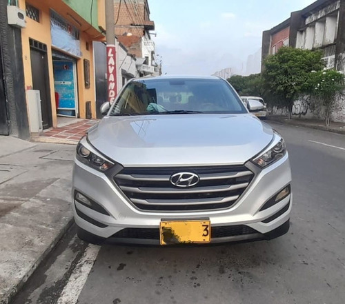 Hyundai Tucson 2.0 Gl Premium 4x2