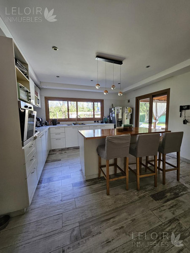 Casa En Venta 5 Amb En Parque Leloir