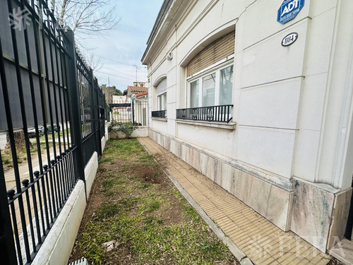 Venta Casa 4 Ambientes Con Cochera En Don Bosco (31813)