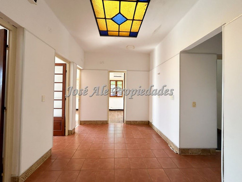 En Venta Casa Con Vista Al Rio De La Plata, Colonia