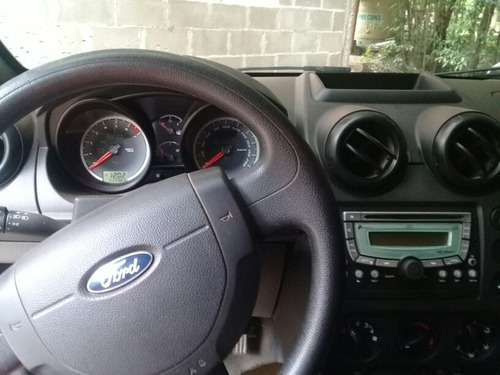 Imagen 5 de 9 de Ford Fiesta Max Eige