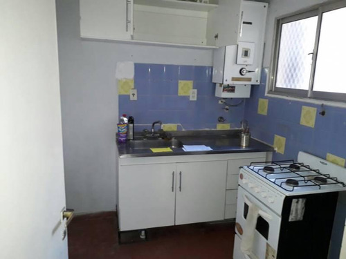 Dto 2 Ambientes Cerca De Av Rivadavia Expensas Incluidas