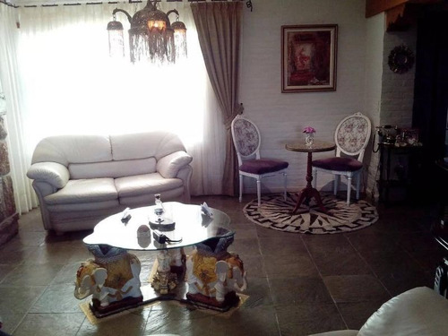 Casa 6 Ambientes Con Cocheras
