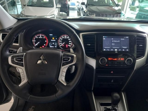 Imagem 6 de 11 de Mitsubishi L200 Triton Sport Hpe 2.4 Cd Diesel Aut.