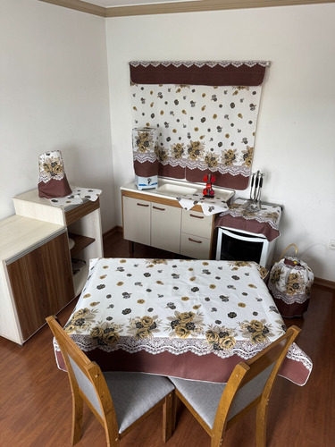 Jogo De Cozinha Diamante Com Toalha Mesa 4 Cadeiras Flor Marrom