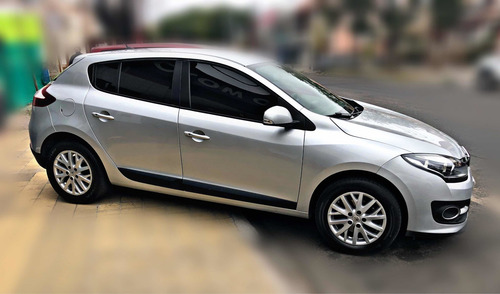 Imagen 5 de 6 de Renault Mégane Iii 2016 1.6 Ph2 Luxe Pack 111cv