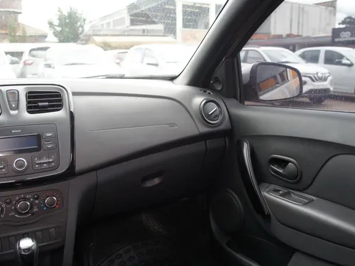 Renault Logan 1.6 Expression / Life +