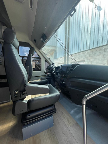 Imagen 2 de 15 de Motorhome Iveco 70 C17 Carrozado Unico .para Exigentes