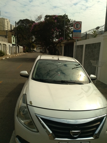Imagem 1 de 9 de Nissan Versa 2016 1.0 12v 4p