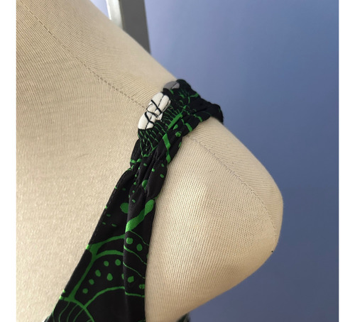 Blusa Talle Imperio Escote En V Breteles Elastizados (Usado)