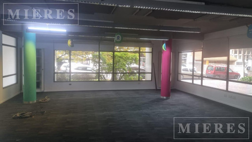 Oficina De 135 M2 Planta Baja En Alquiler En San Isidro