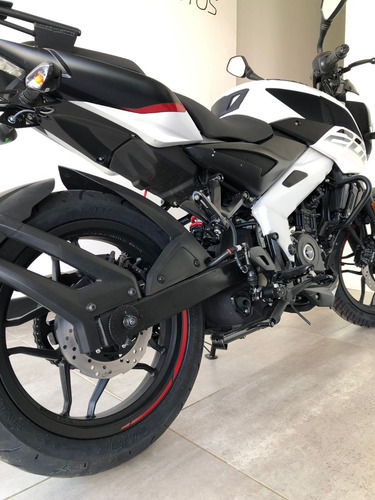 Bajaj Rouser Ns200