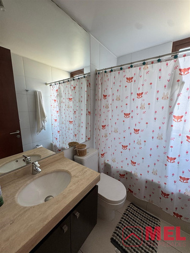 Casa En Arriendo De 5 Dorm. En Chicureo, Colina