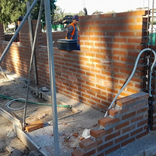 Excelente Chalet A Construir Con Dos Dormitorios - Construcción Tradicional - El Mejor Precio De Mercado