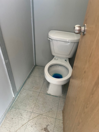 Baños Sanitarios Mixtos Para Hombres Y Mujeres Con Clima