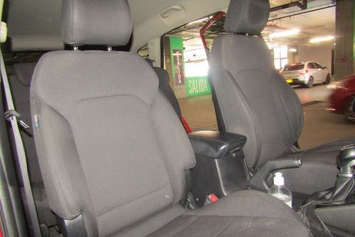 Imagen 11 de 15 de Kia Carens Suv Ex 2015