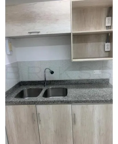 Oficina En Arriendo/venta En Chico Norte. Cod V5945