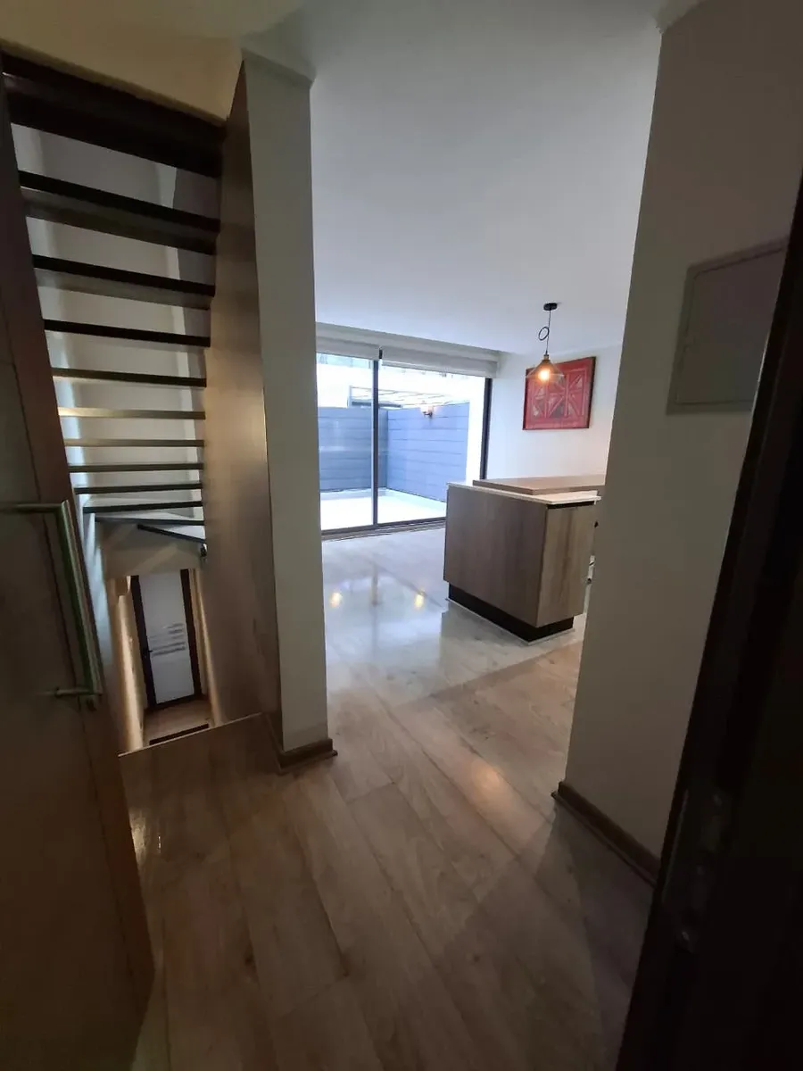Imagen 1 de 12 de Excelente Loft En Arriendo Con Patio - Estac Y Bod.