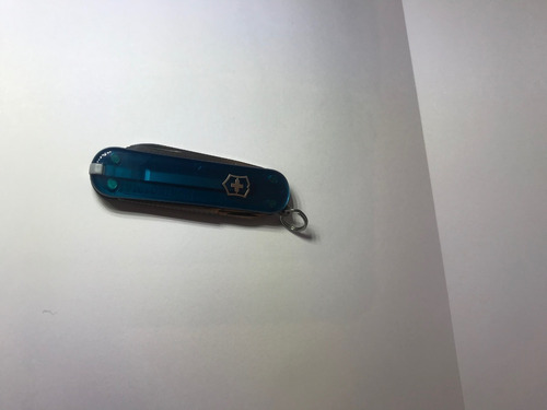 Imagen 4 de 5 de Navaja Victorinox Classic 58mm 7 Fun Sky High 0.6223.t61g