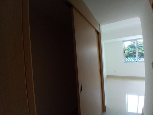 Imagen 6 de 14 de A Estrenar Cómodo Y Luminoso Apartamento En Venta En Evaristo Morales 134 Mts2, 2 Habitaciones