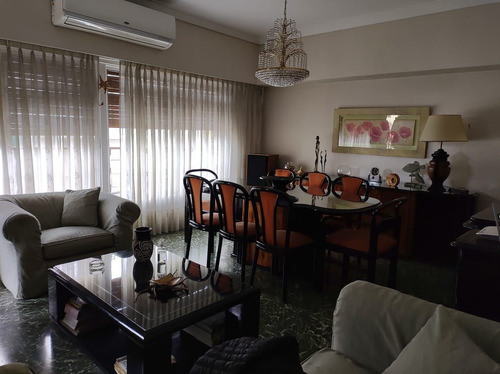 Venta De Casa 5 Amb En José Ingenieros, Tres De Febrero