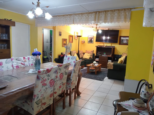 Arriendo Casa En Lo Prado Con Espacio Cerrado Tipo Salón