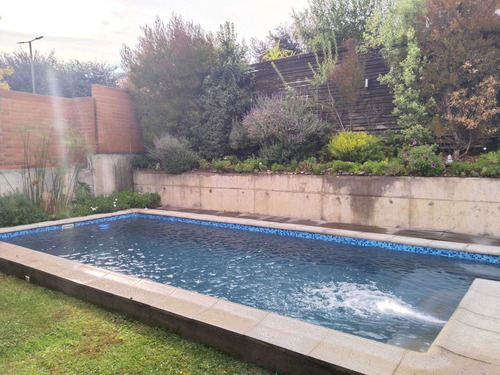 Casa 146 M2, 4d+4b+piscina, Peñalolén (71833)