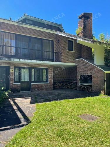 Casa En Venta De 4 Dormitorios En San Rafael (ref: Fro-1130)