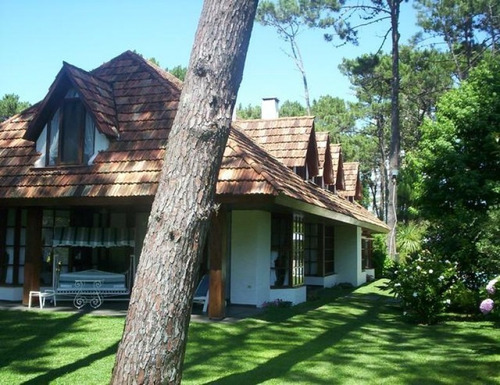 Casa En Lugano, 5 Dormitorios *-ref:178