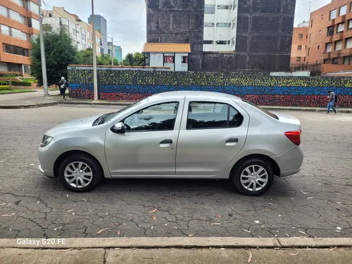 Renault Logan 1.6 Privilege / Intens