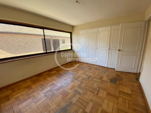 Venta Casa En Viña Del Mar, Sector Oriente,solida Y Luminosa