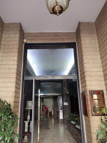 Imagen 8 de 23 de Fina Y Reciclada Oficina O Vivienda Sobre Av. Libertador
