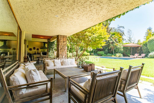 Vende Excelente Casa En Sector Los Nogales En Lo Barnechea